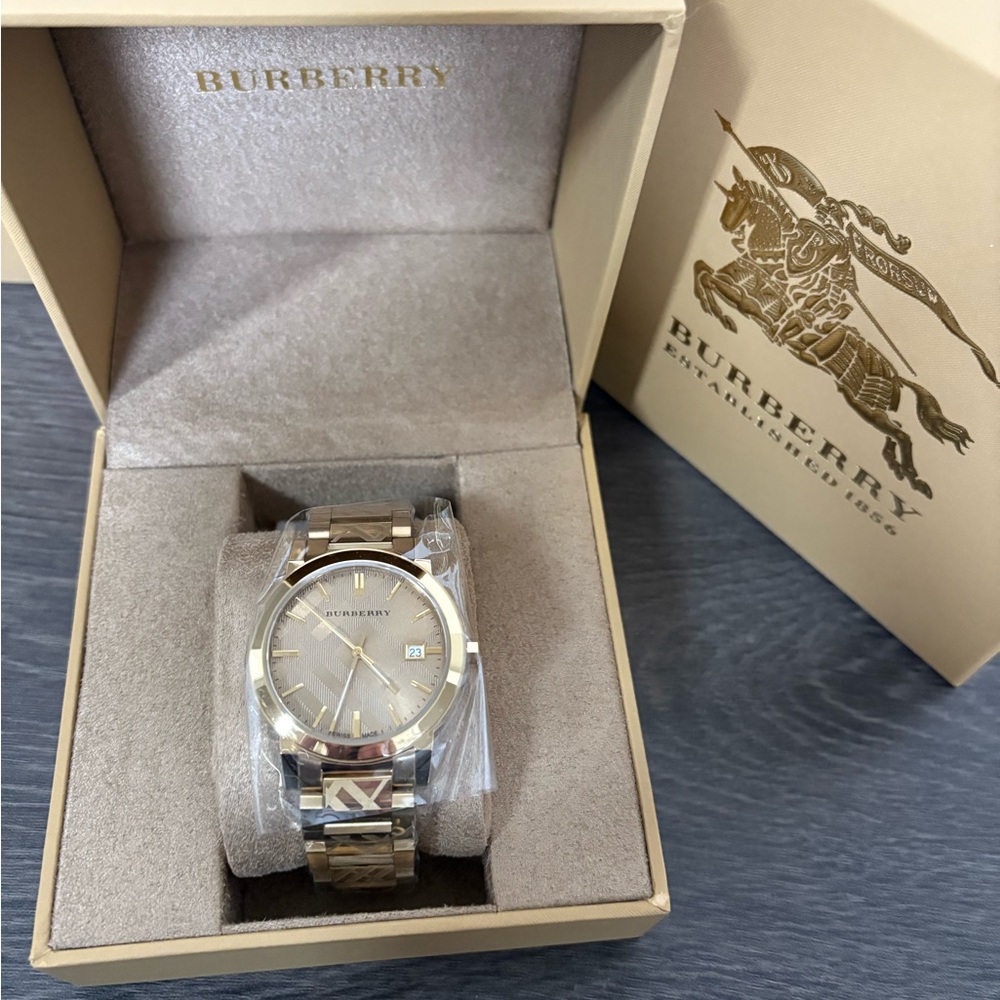 Burberry BU9038 The City Gold Ion Plated Steel Men's Watch